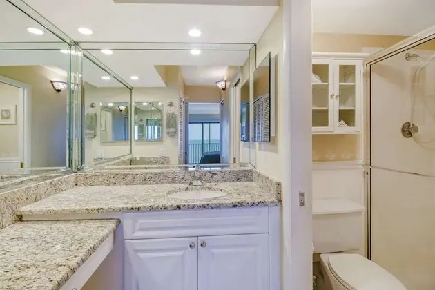 Daire (25870 Hickory Blvd #704)