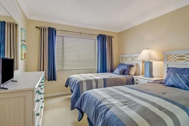 Daire (25870 Hickory Blvd #704)