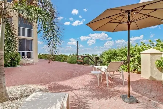 Daire (25870 Hickory Blvd #704)