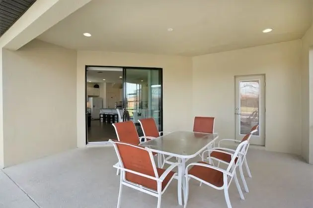 Villa (2590ROSE)