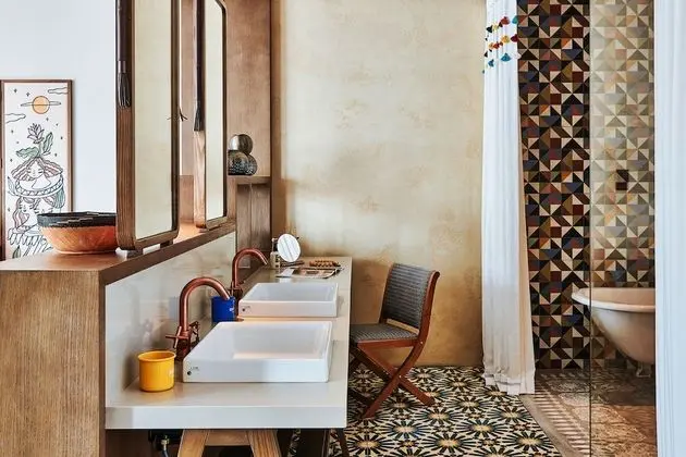Artist Village Suite