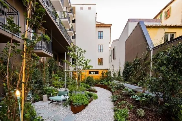 Large Inferno with private Garden