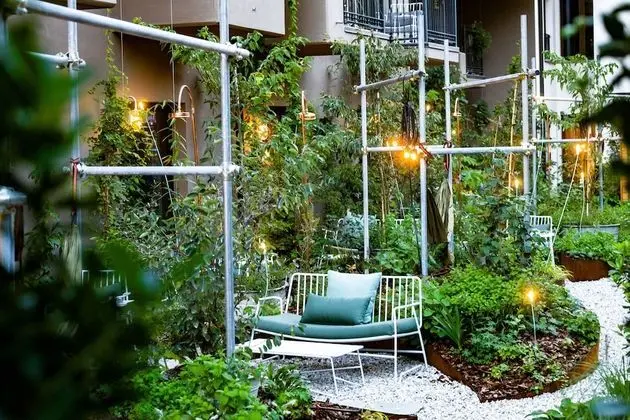 Large Inferno with private Garden