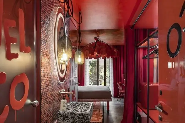 Large Inferno with private Garden