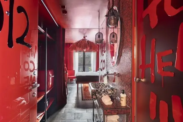 Large Inferno with private Garden