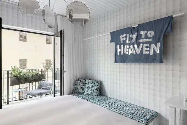 Medium Paradiso with Balcony