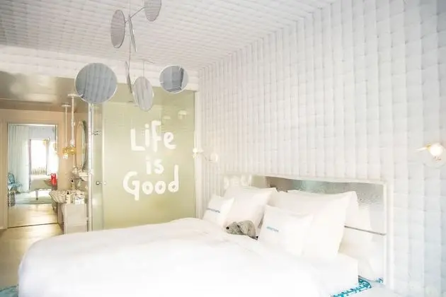 Medium Paradiso with Balcony