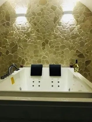 Stüdyo, Jakuzi, Zemin Kat