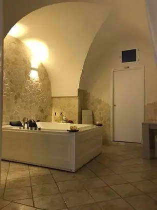 Stüdyo, Jakuzi, Zemin Kat