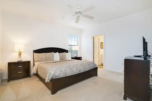 Villa (2609ROSEMONT)