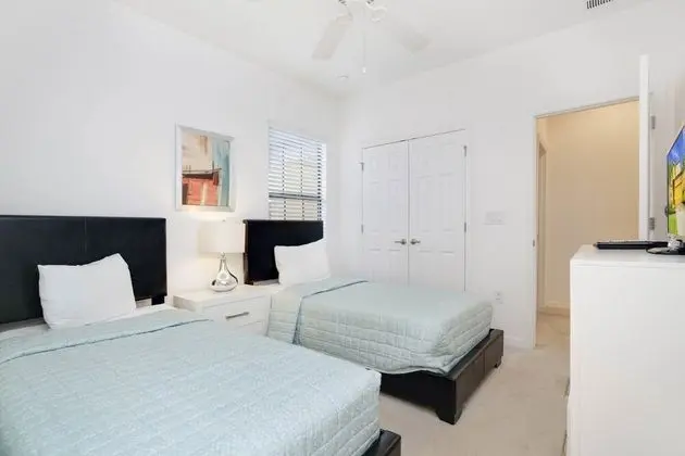 Villa (2609ROSEMONT)