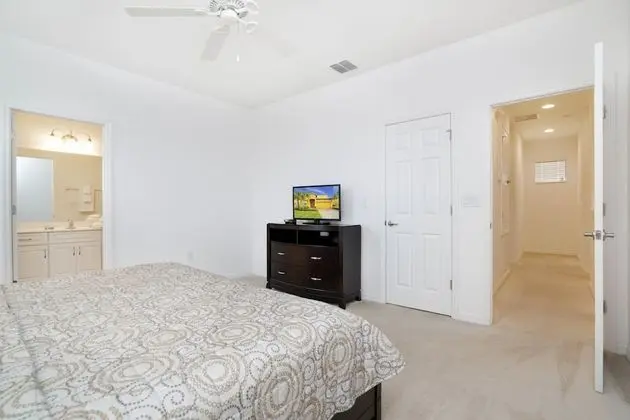 Villa (2609ROSEMONT)