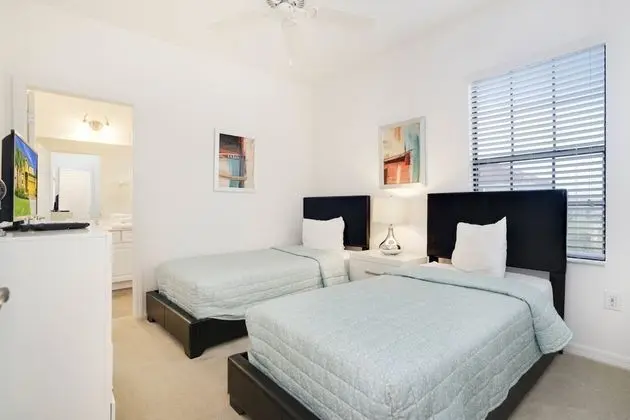Villa (2609ROSEMONT)