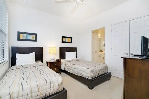 Villa (2609ROSEMONT)