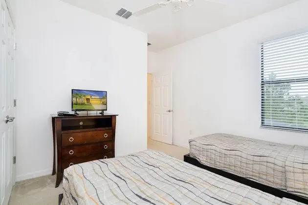 Villa (2609ROSEMONT)
