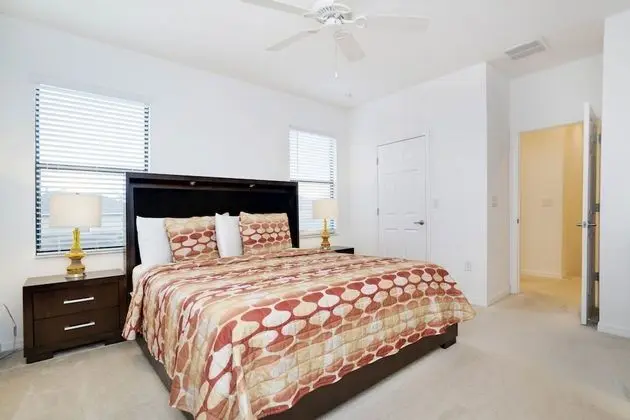 Villa (2609ROSEMONT)