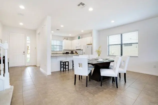 Villa (2609ROSEMONT)
