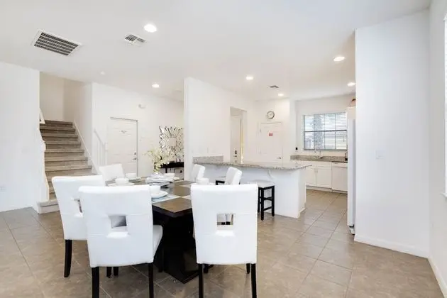 Villa (2609ROSEMONT)