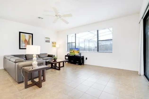 Villa (2609ROSEMONT)