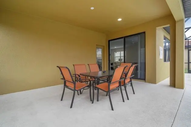 Villa (2609ROSEMONT)
