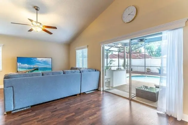 Ev (2616 Montego Bay)