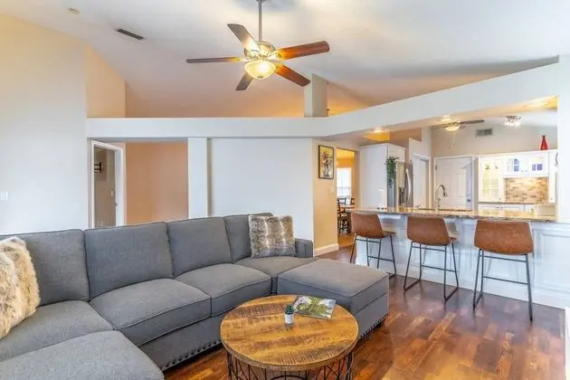 Ev (2616 Montego Bay)