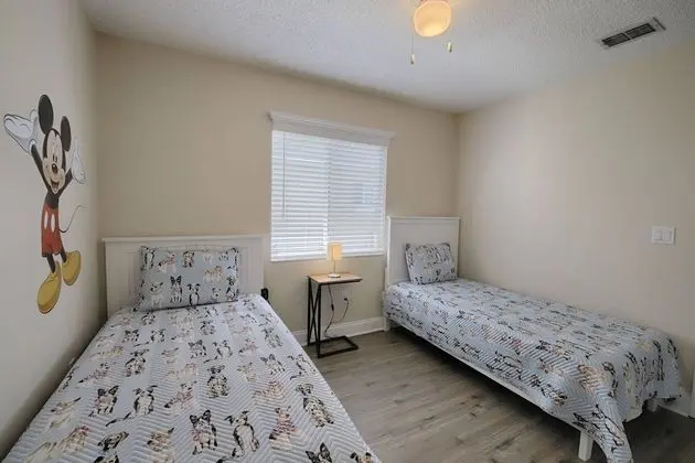 Ev (2616 Montego Bay)