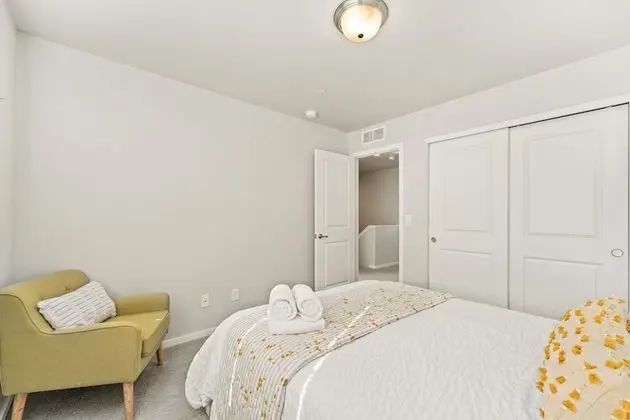 Ev, Birden Çok Yatak, Veranda, Bahçe Manzaralı (2626 Avenger Place (Unit 3))