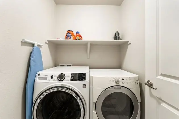 Ev, Birden Çok Yatak, Veranda, Bahçe Manzaralı (2626 Avenger Place (Unit 3))