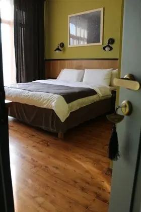 Tek Büyük Yataklı Oda