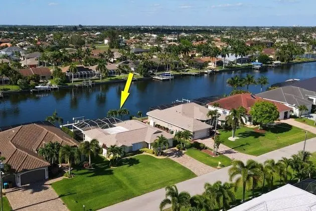 Ev (2709 SW 49th St)