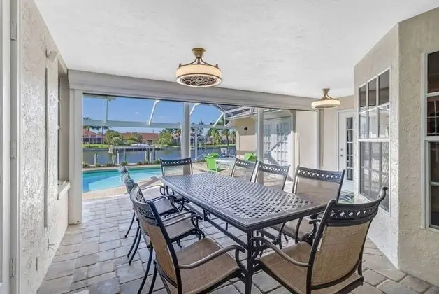 Ev (2709 SW 49th St)