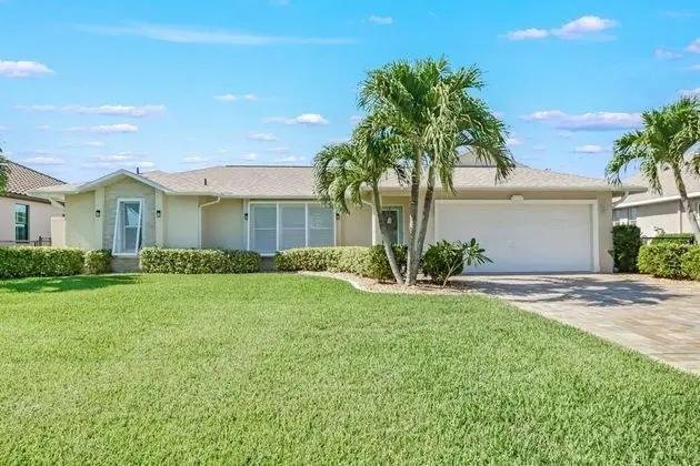 Ev (2709 SW 49th St)