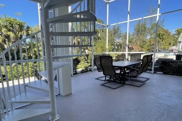 Ev (27090 Belle Rio Dr)