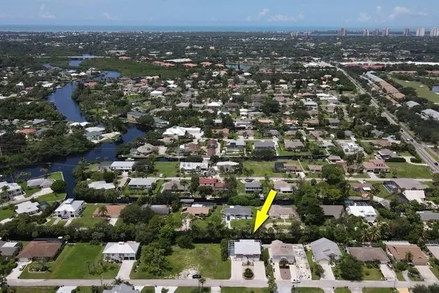 Ev (27090 Belle Rio Dr)