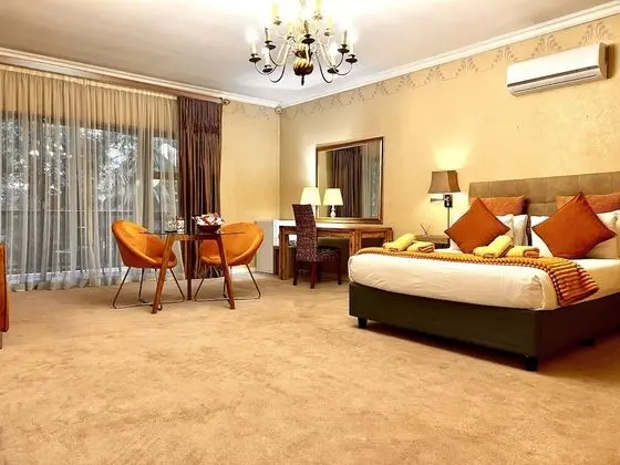 Executive Oda (Beige)