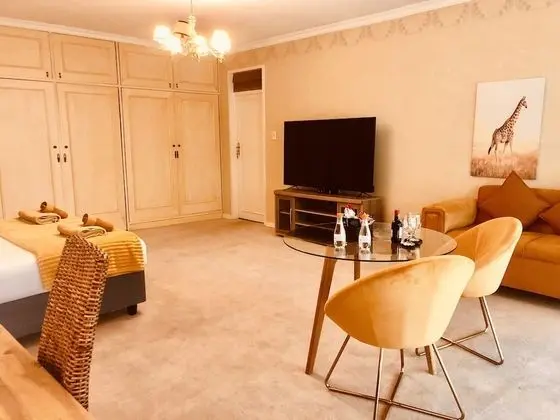 Executive Oda (Beige)