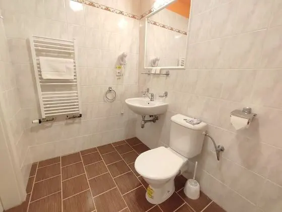 Oda (5 people, bath-tub)