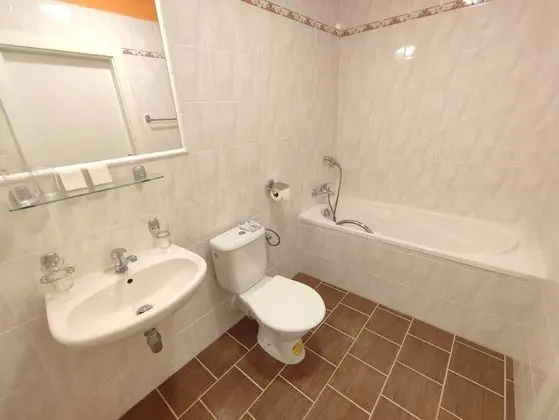 Oda (5 people, bath-tub)