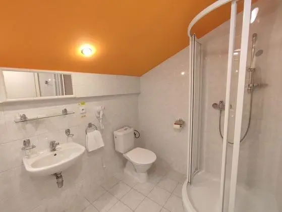 Tek Büyük Yataklı Oda, 1 Büyük (Queen) Boy Yatak