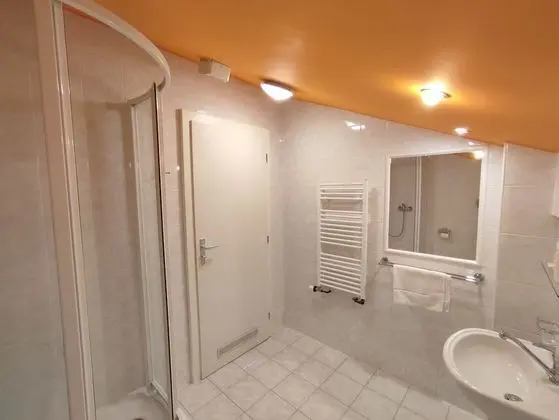 Tek Büyük Yataklı Oda, 1 Büyük (Queen) Boy Yatak