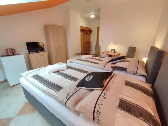 Tek Büyük Yataklı Oda