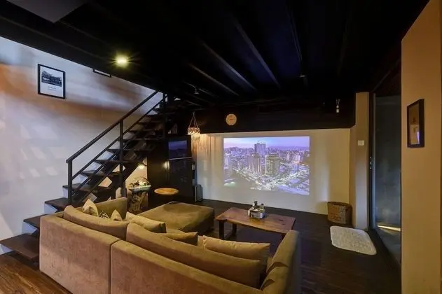 Deluxe Çatı Katı (Loft), Birden Çok Yatak, Küvet, Asma Kat (Please contact hotel after booking)