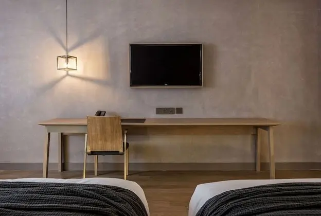 Family İki Ayrı Yataklı Oda (Air purifier in room)