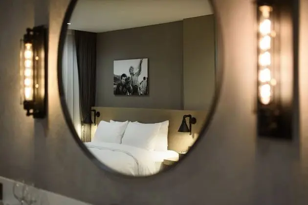 Standard Oda, 1 Büyük (Queen) Boy Yatak, Engellilere Uygun (Air purifier in room)