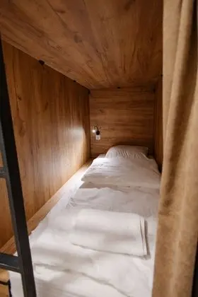 Basic Ortak Ranzalı Oda, Sadece erkekler için