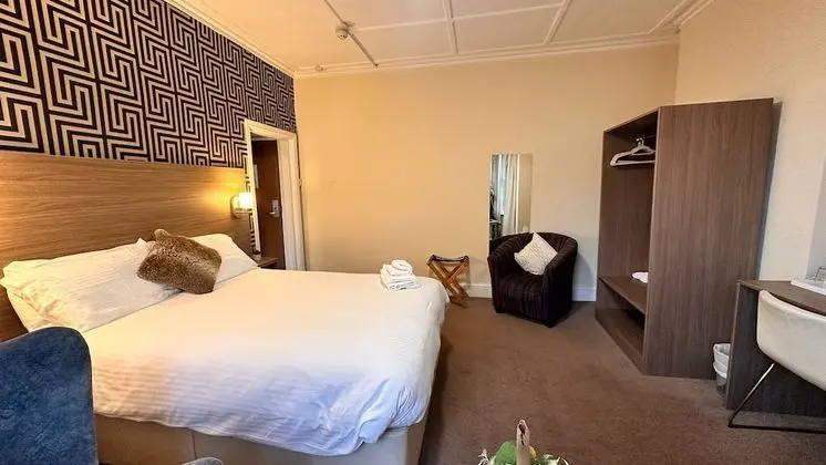 Classic Tek Büyük Yataklı Oda