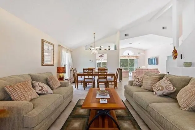 Ev (2811 Lindfields)