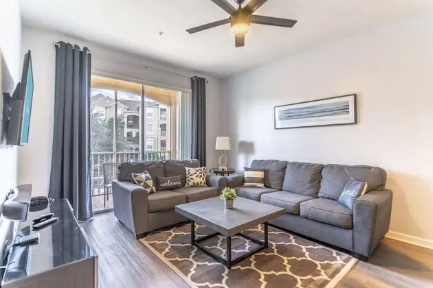 Daire (2821 Windsor Hills)