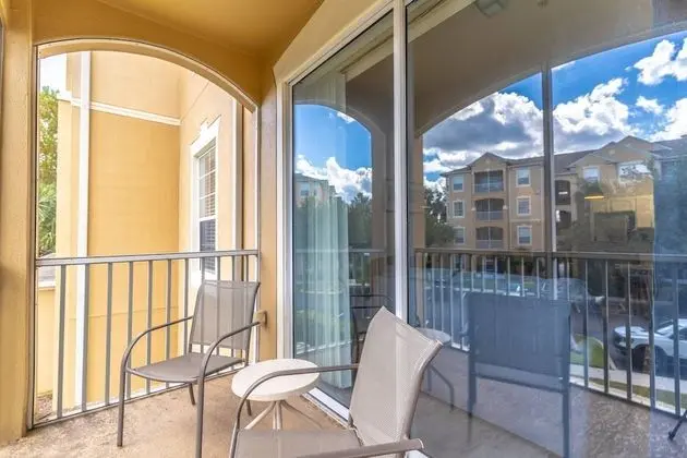 Daire (2821 Windsor Hills)